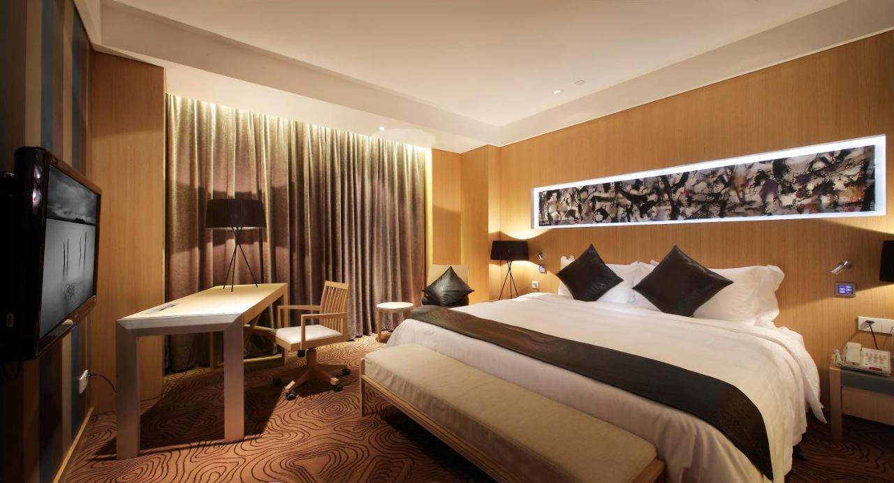 Christian'S Hotel Luoyang Luoyang  Zewnętrze zdjęcie